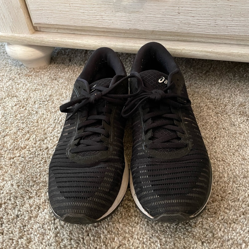 ASICS Black DynaFlyte Tennis Shoe Size 8.5